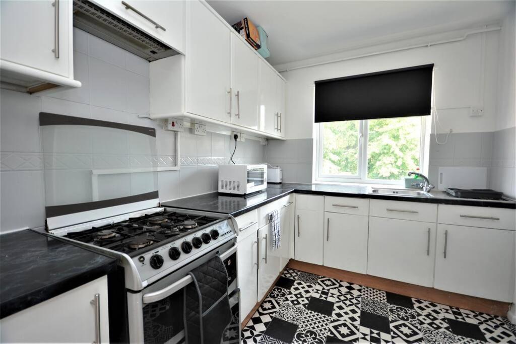 Lovely 2 Bedroom Condo In Greater Londres Exterior foto