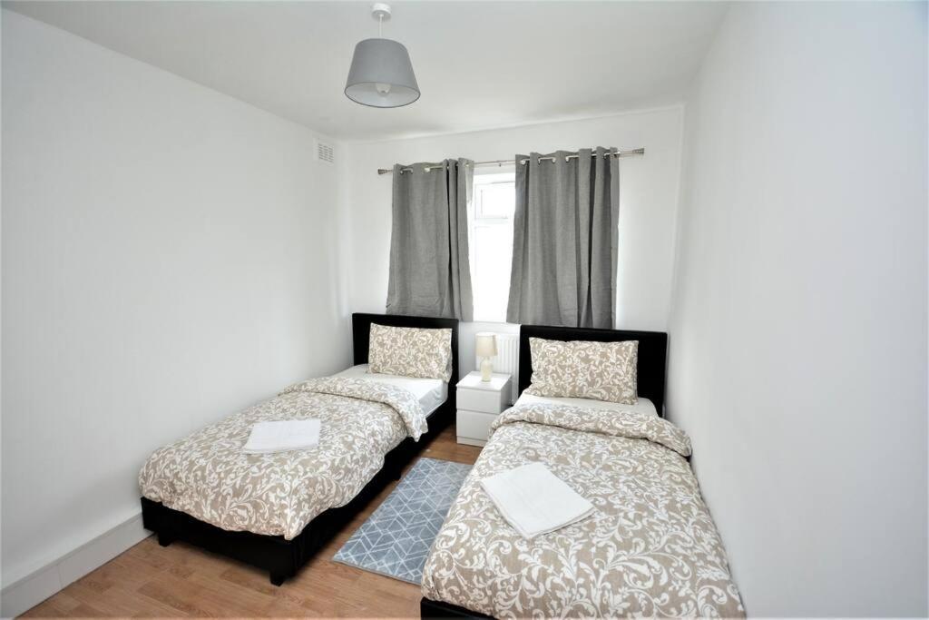 Lovely 2 Bedroom Condo In Greater Londres Exterior foto